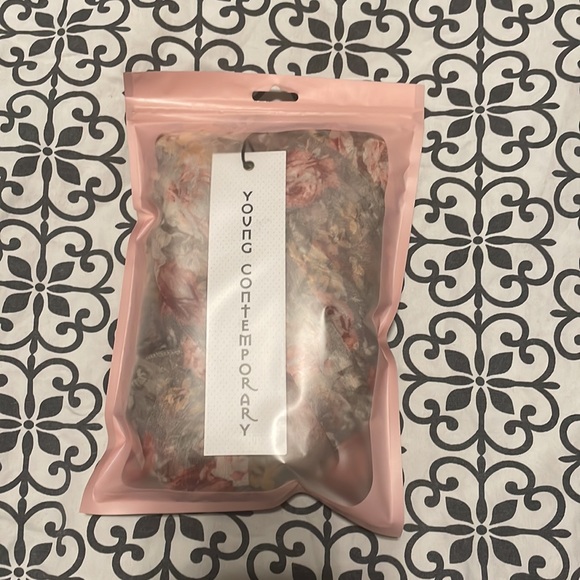 Young Contemporary Floral Blouse - Picture 2 of 2